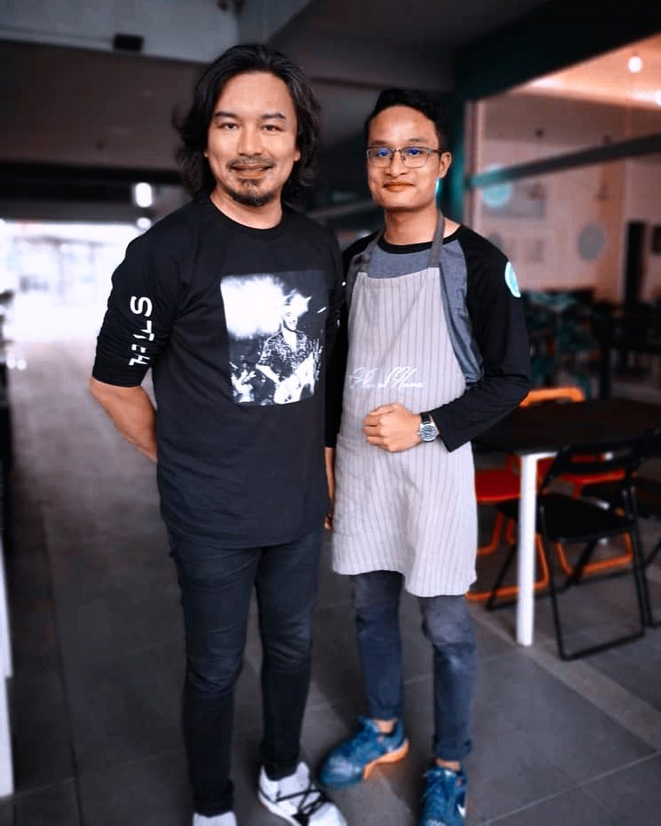 Instagram/iqyjaafar A fan request could turn into a chaos in no time.